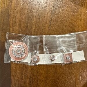 Style Dots Lot of 4 Matching Dots